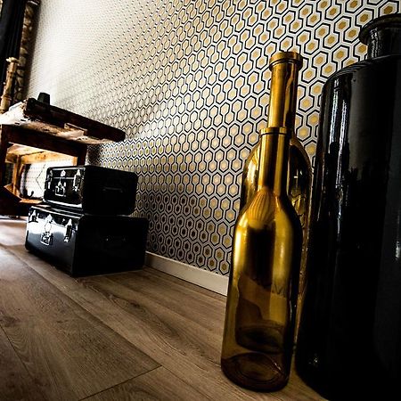 "Un Lieu Unique" Le Gold Et Le Cocon Annecy Exterior foto