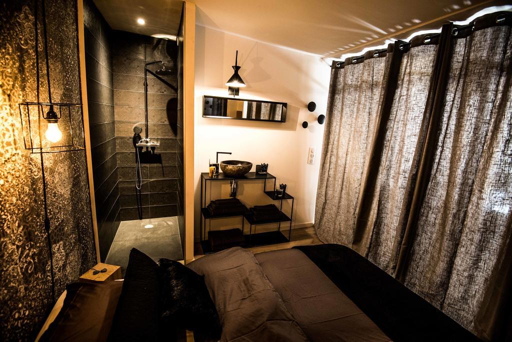 "Un Lieu Unique" Le Gold Et Le Cocon Annecy Exterior foto